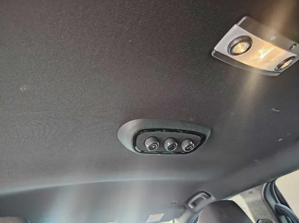 Car image 25