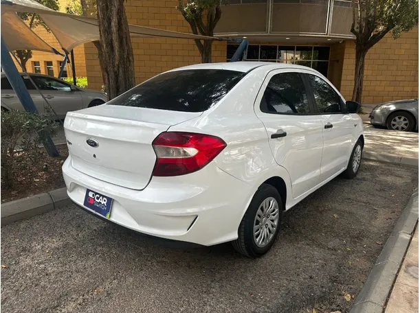 Car image 5
