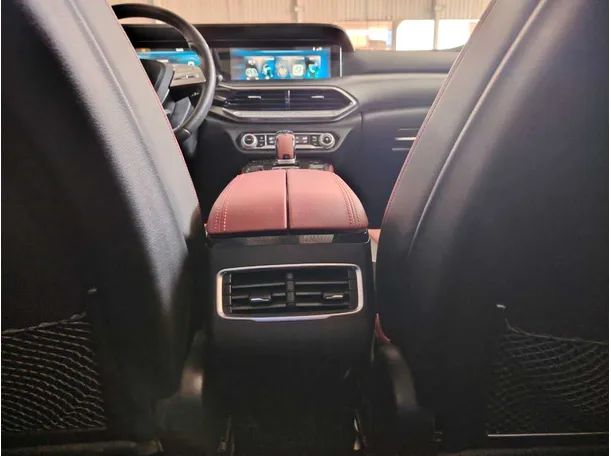 Car image 30