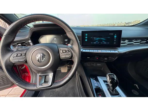 Car image 18