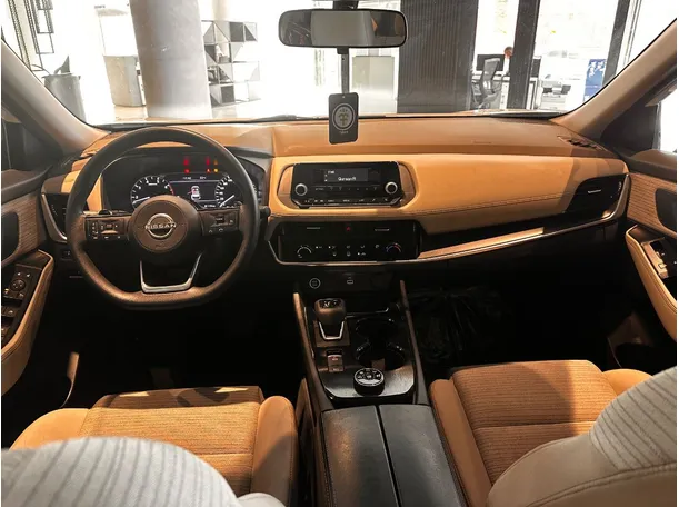 Car image 15