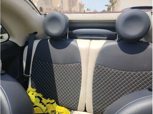 Car image 18