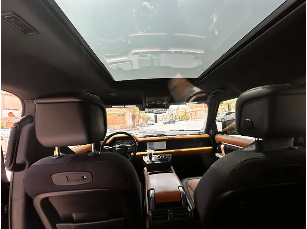 Car image 17