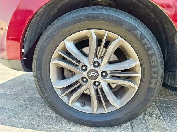 Car image 10
