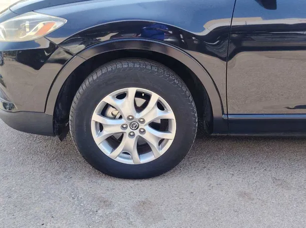 Car image 9