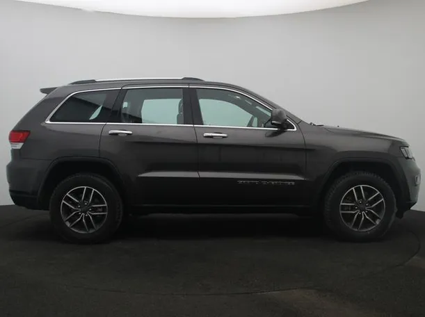 Car image 13