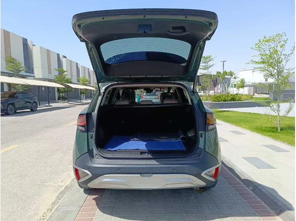 Car image 27