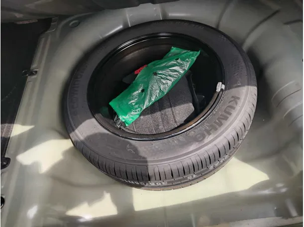 Car image 37
