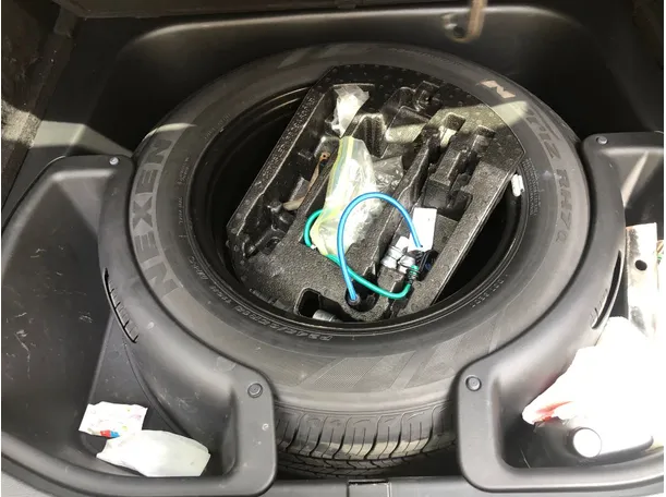 Car image 23