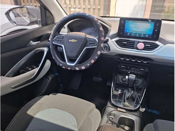 Car image 17