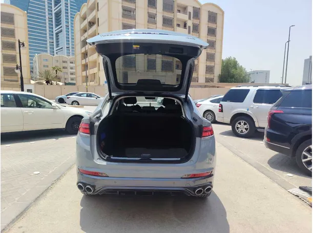 Car image 24