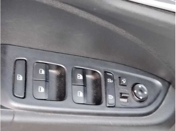 Car image 29