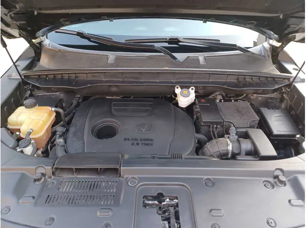 Car image 25