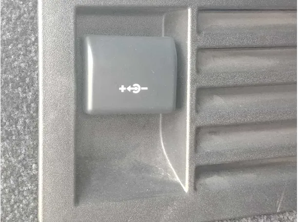 Car image 33