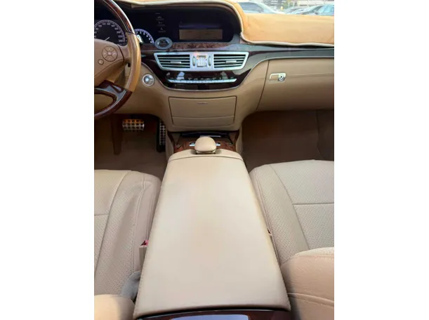Car image 28