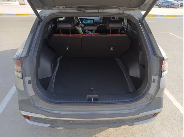 Car image 24