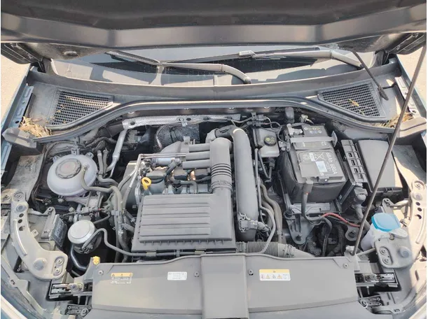 Car image 34