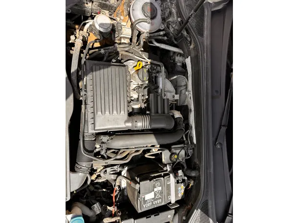 Car image 29