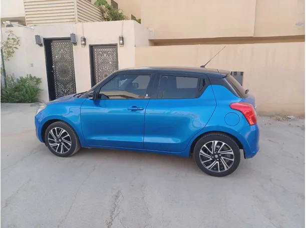 Car image 8