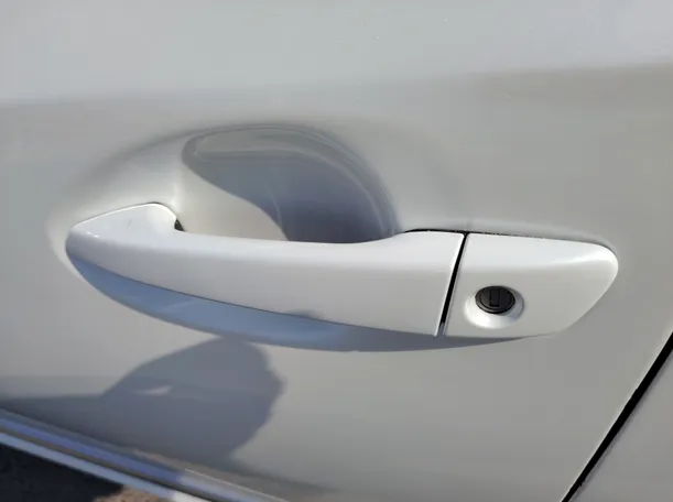 Car image 32