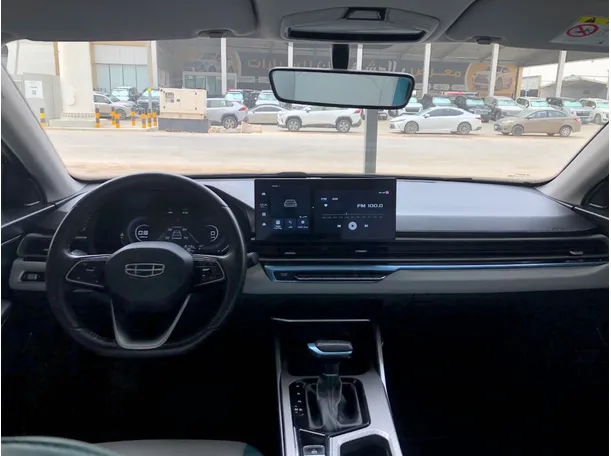 Car image 8