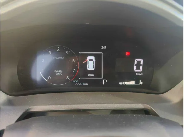 Car image 28