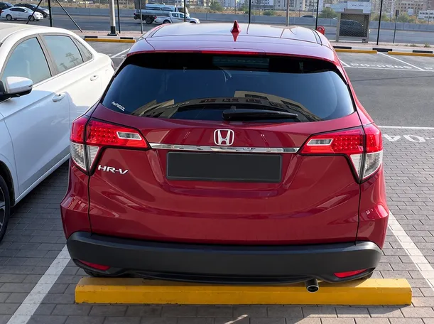 Car image 8