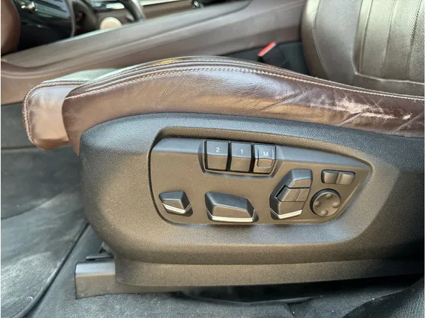 Car image 28
