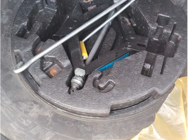 Car image 31