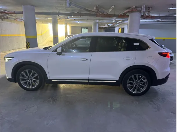 Car image 8