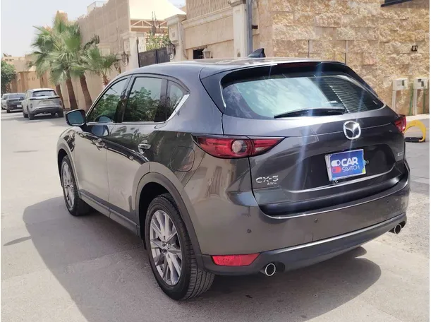 Car image 7