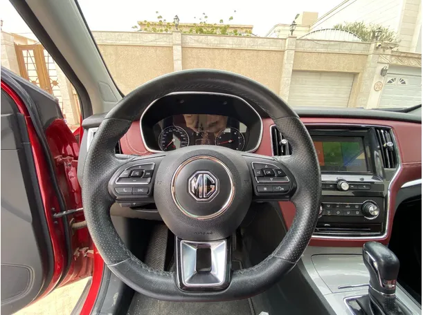 Car image 18
