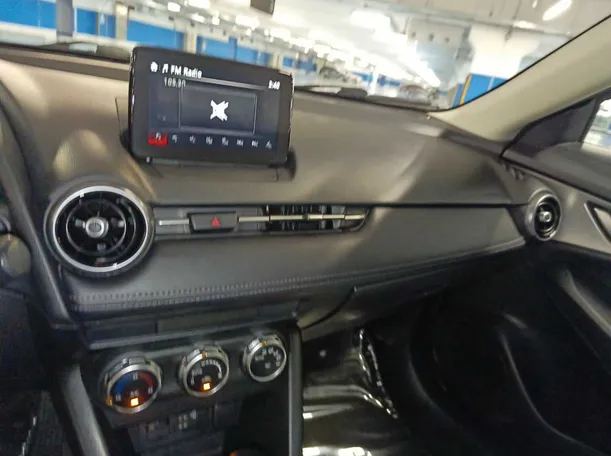 Car image 25