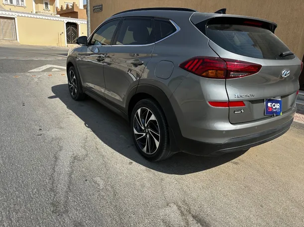 Car image 7