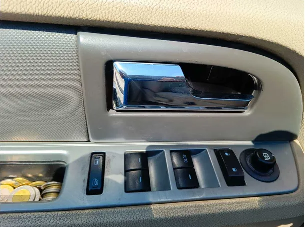 Car image 29