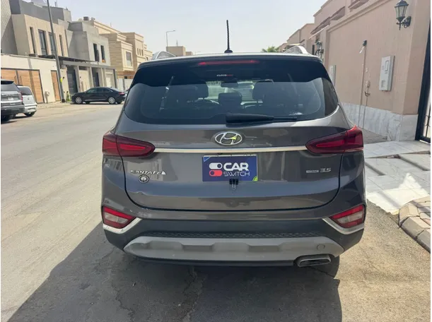 Car image 6