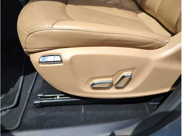 Car image 42