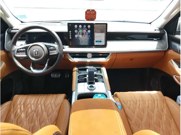 Car image 19
