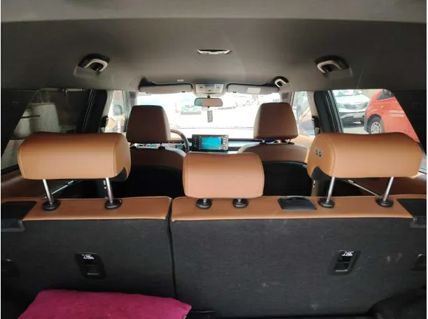 Car image 32