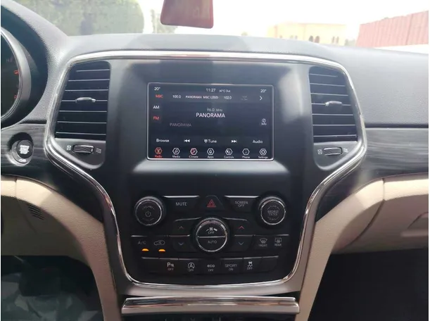 Car image 30