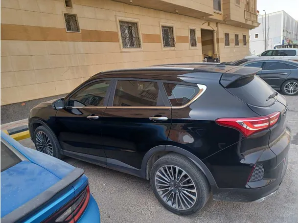 Car image 8
