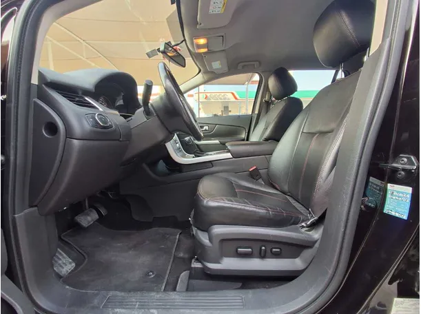 Car image 12