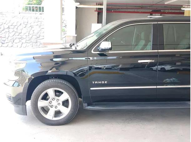 Car image 9