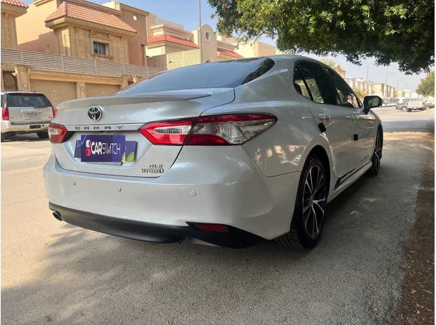 Car image 5