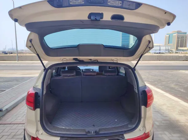Car image 26