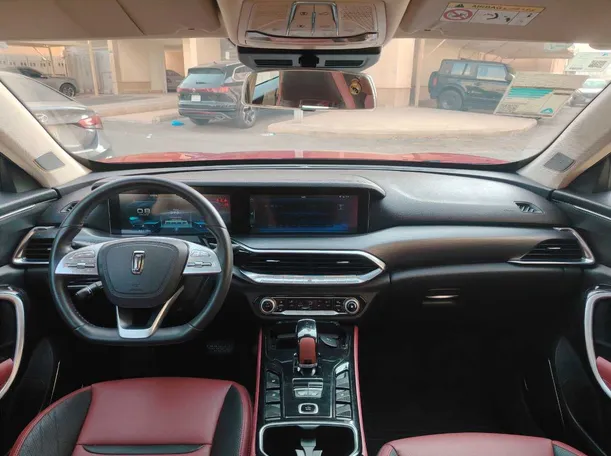 Car image 19