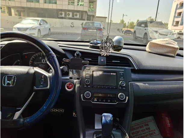 Car image 16