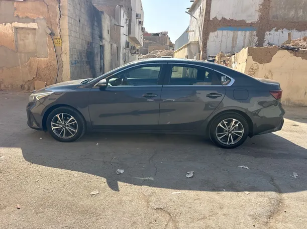Car image 8