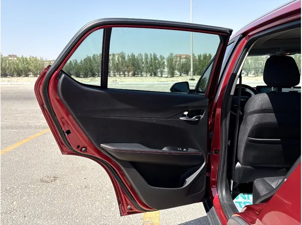 Car image 14