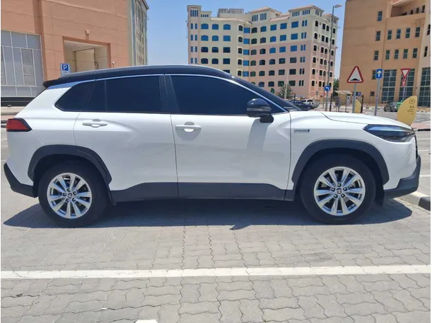 Car image 8